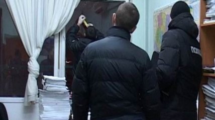В Киеве обстреляли здание суда (Видео)