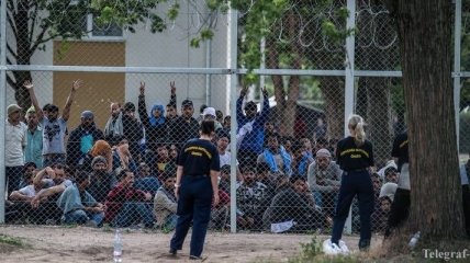 Венгрия отказалась принимать беженцев из Австрии