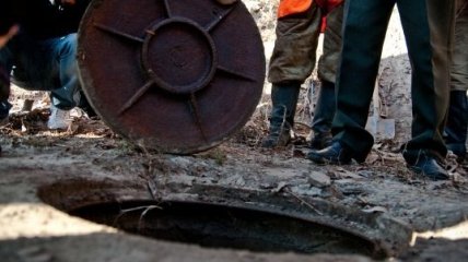 В Тернополе девочка провалилась в канализационный колодец