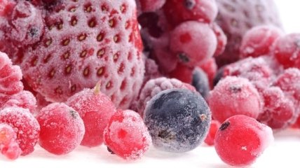 Какие фрукты полезнее - свежие или замороженные? 