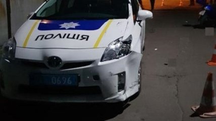 На Черниговщине мотоцикл влетел в полицейский автомобиль
