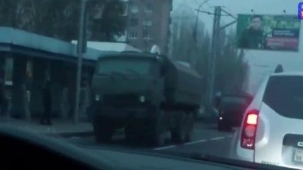 Колона военной техники в Донецке (Видео)