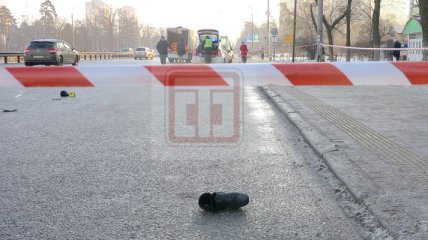 Хлебная машина насмерть сбила женщину-пешехода в Киеве: эксклюзивные фото с места аварии