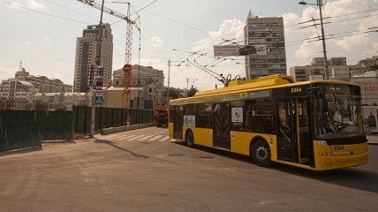 В Харькове на ходу загорелся троллейбус 