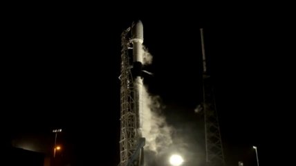 SpaceX еще раз успешно запустила Falcon 9: 60 спутников Starlink улетели в космос