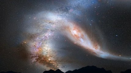 Активность ядра галактики вызывается слиянием