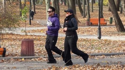 Парочка замечена утром в одном столичном парке на совместной пробежке.