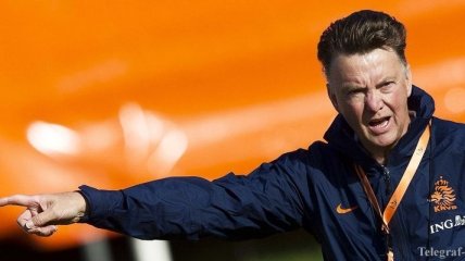 Луи ван Гал намерен приобрести в "МЮ" двух игроков из Бундеслиги