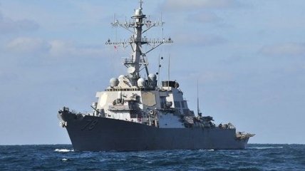 ВМС США объявили о наказании экипажа эсминца, столкнувшегося с торговым судном