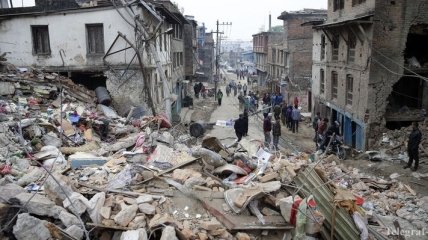 Число погибших при землетрясении в Непале превысило 2,2 тыс человек