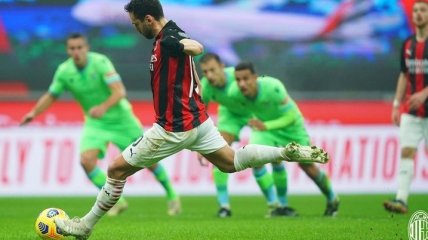 Гол на последних секундах принес Милану победу над Лацио (видео)
