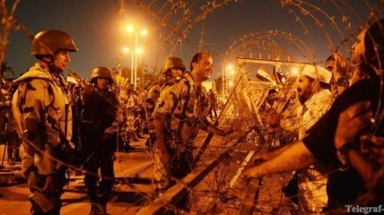 Сторонники армии вытеснили "Братьев-мусульман" из центра Каира
