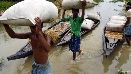 Разрушительное наводнение в Индии: эвакуировано 1,2 млн человек