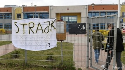 "Образовательная" забастовка: Большинство польских школ не работает 