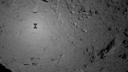 На поверхность астероида Рюгу сели японские роботы
