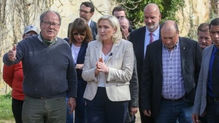 Марин Ле Пен на встрече с избирателями