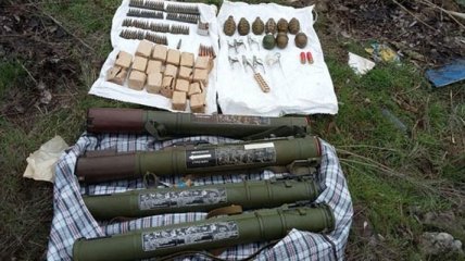В Мариуполе нашли большую партию оружия и боеприпасов