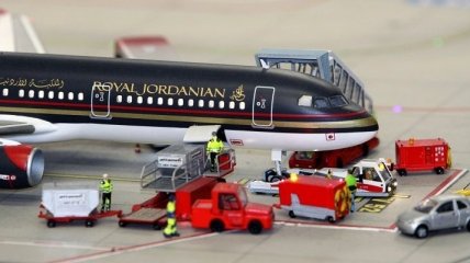 Самая большая игрушечная модель аэропорта в мире (Фото)