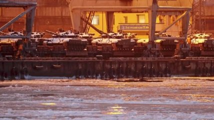 После агрессии РФ в Азовском море в порт Мариуполя прибыла танковая рота