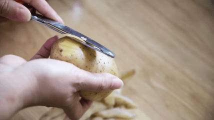 Чистка картофеля