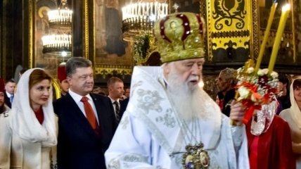 В Пасхальную ночь Президент с женой молились в трех православных храмах