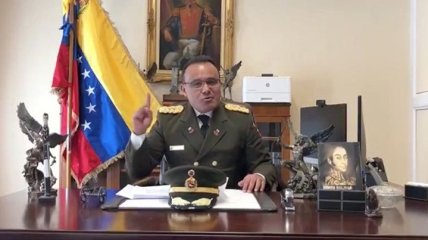 Военный атташе Венесуэлы в США признал Гуайдо