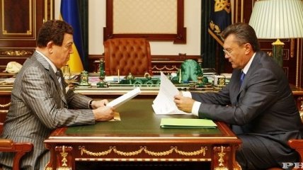 Янукович наградил Кобзона орденом "За заслуги"