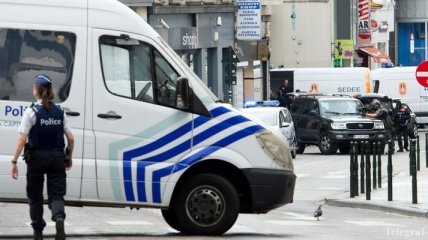 На юге Брюсселя мужчина захватил заложников в супермаркете