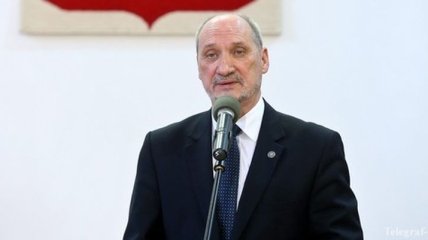 Шесть экс-министров Польши выступили против действующего министра обороны