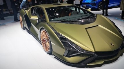 Франкфуртский автосалон: Lamborghini представила свой первый гибридный гиперкар