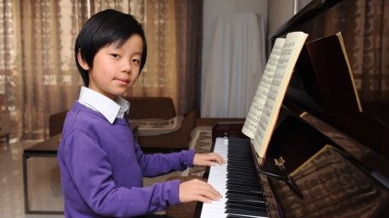 ВИДЕОпозитив: 5-летний гений игры на пианино