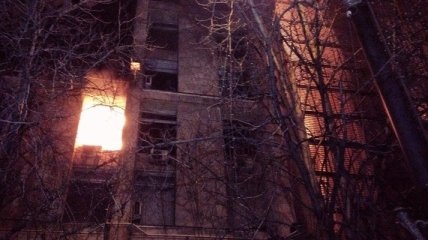 Пожар в здании Дома профсоюзов в Киеве не тушат