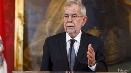 Президент Австрии поддержал досрочные выборы в парламент после скандала