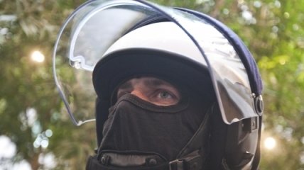 На Керченской таможне правоохранители устроили "маски-шоу"
