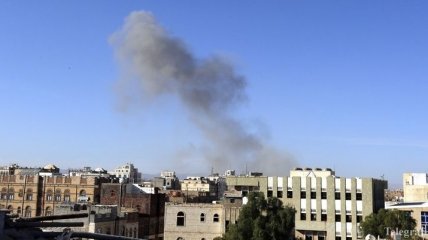 Коалиция Саудовской Аравии нанесла авиаудары по зданию Минобороны Йемена 