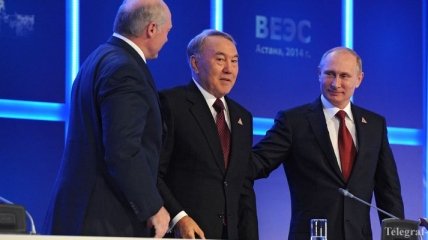 Президент Казахстана провел телефонные беседы с Путиным и Лукашенко