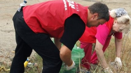 Кандидаты в мэры Киева занимались уборкой
