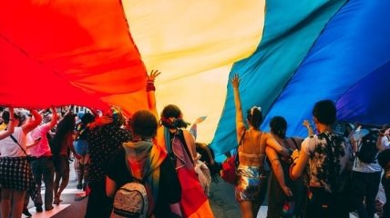 В ЕС толерантность к ЛГБТ вышла на новый уровень: историческое решение Европарламента