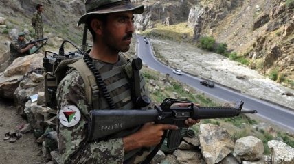В Афганистане талибы убили 11 военных