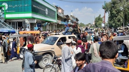 Ужас, охвативший жителей столицы после захвата власти талибами, усилился, когда боевики начали применять насилие на улицах городов