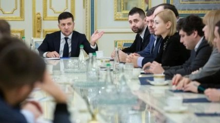 Зеленский отозвал проект закона о децентрализации