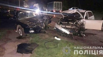 В Кривом Роге азартный водитель устроил смертельную аварию: фото с места