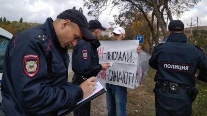 В Крыму задержали 49 участников пикетов против преследования крымских татар