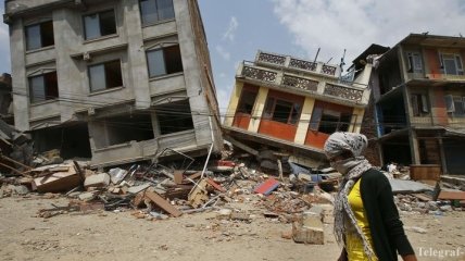 Число жертве землетрясения в Непале достигло почти 7,7 тыс человек