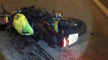Ужасное ДТП в Киеве: мотоциклист отлетел на 20 метров