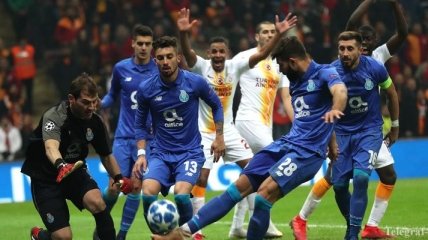 Галатасарай проиграл Порту и вышел в плей-офф Лиги Европы
