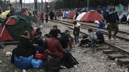 Греческий губернатор призвал ввести ЧП из-за мигрантов