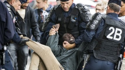 Во Франции зарезали мигранта
