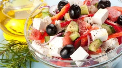 Рецепт дня: вкусный греческий салат с фетой