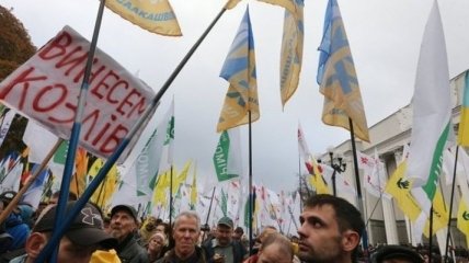 Порошенко отреагировал на протесты под Радой